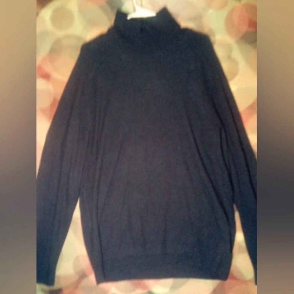 H&M men's dark blue turtleneck sweater
